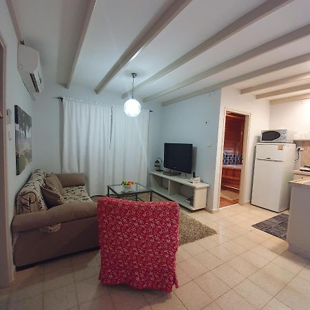 בחצר של טובה Hazon Exterior foto