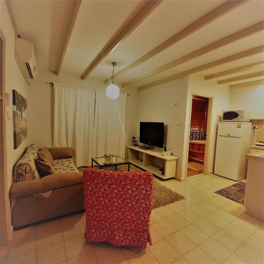 בחצר של טובה Hazon Exterior foto