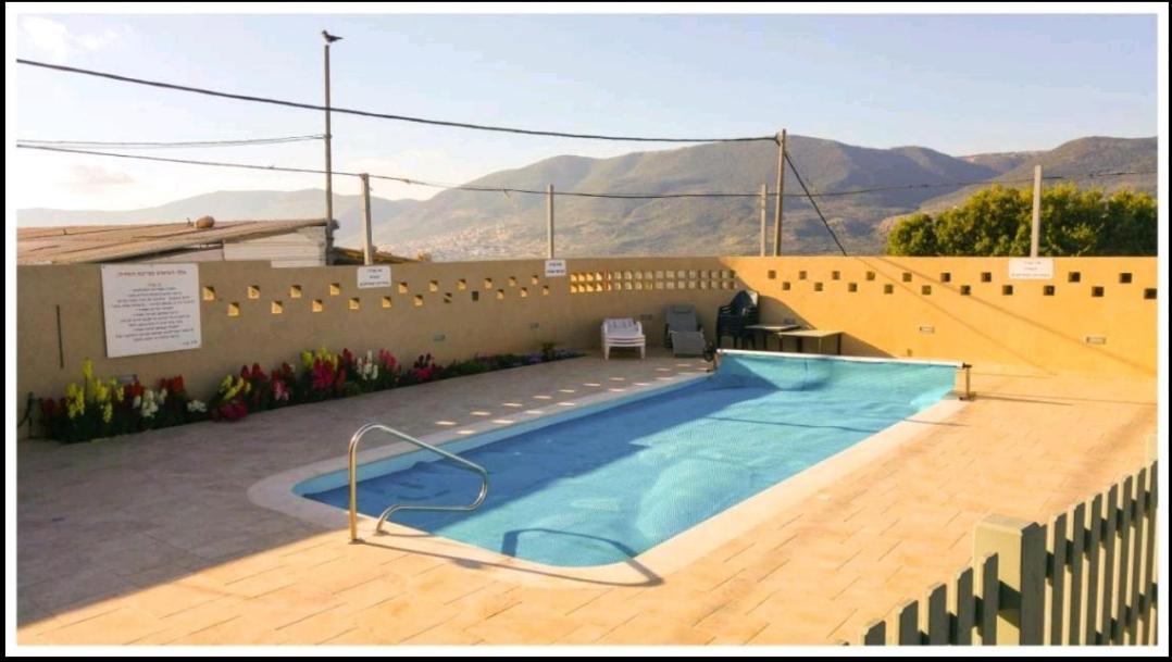 בחצר של טובה Hazon Exterior foto